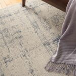 Nourison Teppich Rustic Textures RUS06 IVBLU IVORY BLUE 5X7 09944647633 interior 2 C